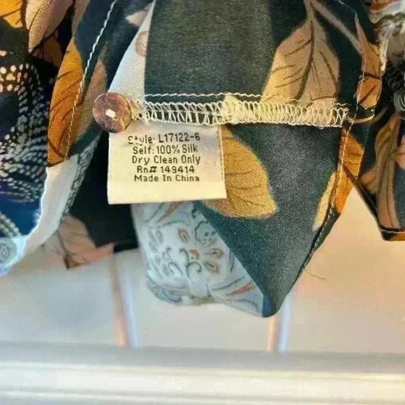 NWOT Johnny Was 100% silk Leo button down top - Picture 6 of 9